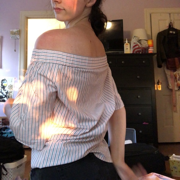 Micheal Kors off the shoulder - Picture 2 of 5